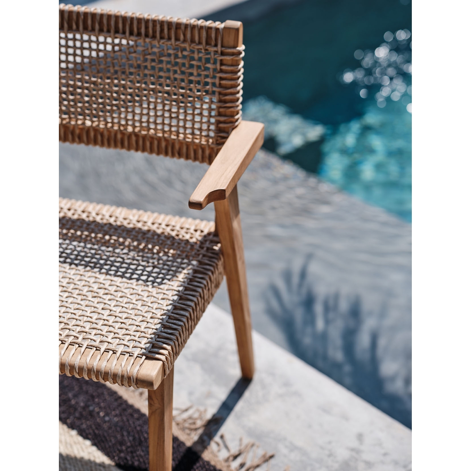 Chaise_accoudoirs_Cana_In_Outdoor-7.jpg