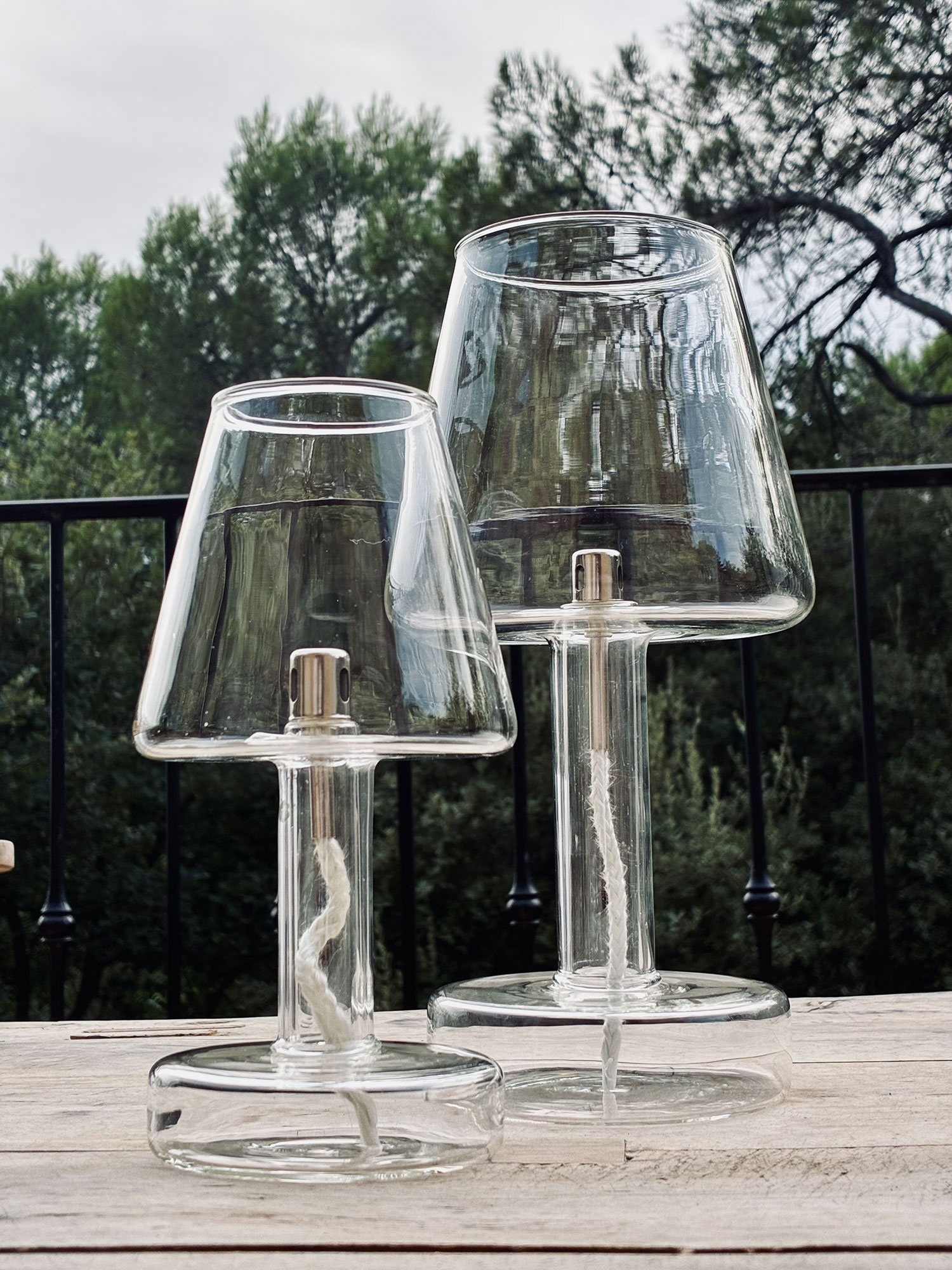 LAMPE-A-HUILE-DINING-2
